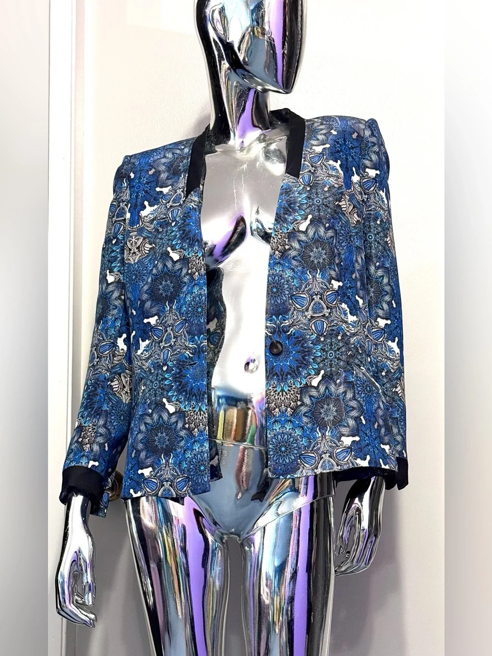 Helmut Lang Blue Mandala Print Blazer w/Black Trim - shiny outer, silk lining - Picture 7 of 7